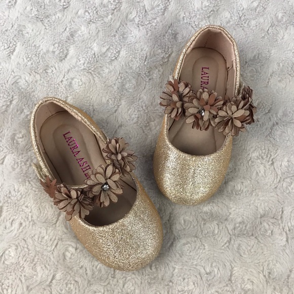 Laura Ashley Other - Laura Ashley Dress Shoes Size 6-9 Months Glitter